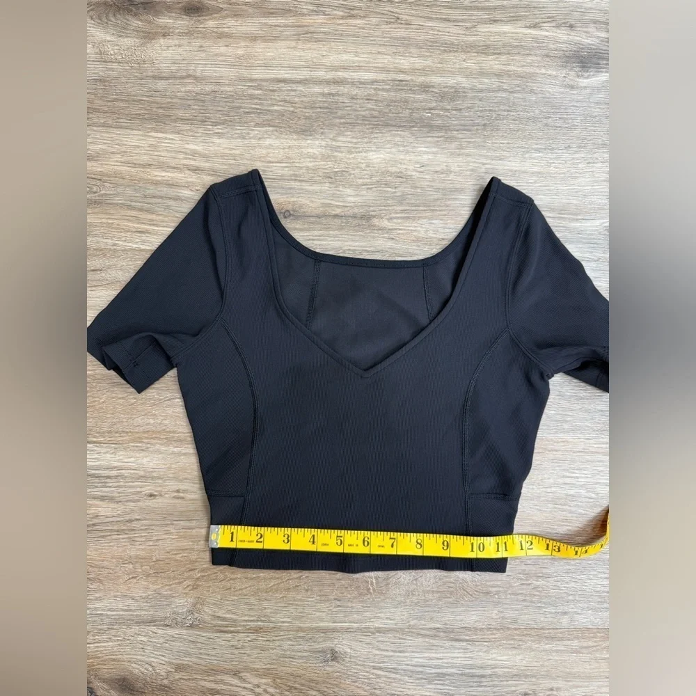 Lululemon Ribbed Contoured V-Neck Yoga Short Sleeve Size 2-4